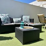 Fantástico ático en el casco antiguo junta a la playa